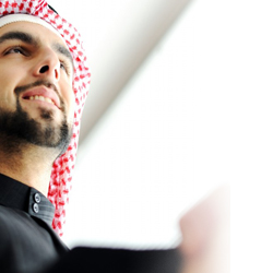 هل يوجد تنوع فى الالوان و المقاسات والخامات ؟